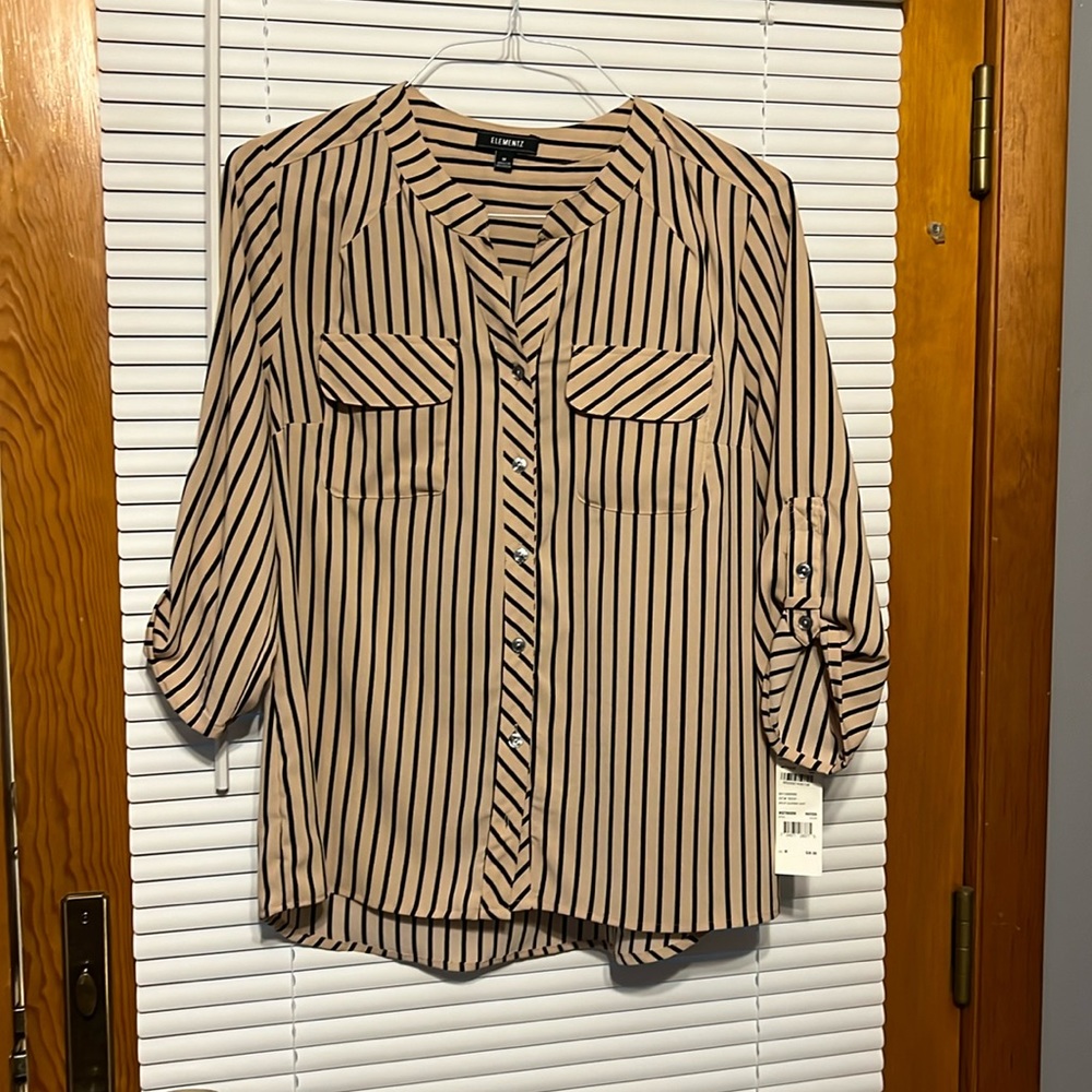Women’s size medium button down blouse